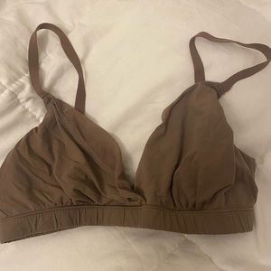 SKIMS FITS EVERYBODY CROSSOVER BRALETTE